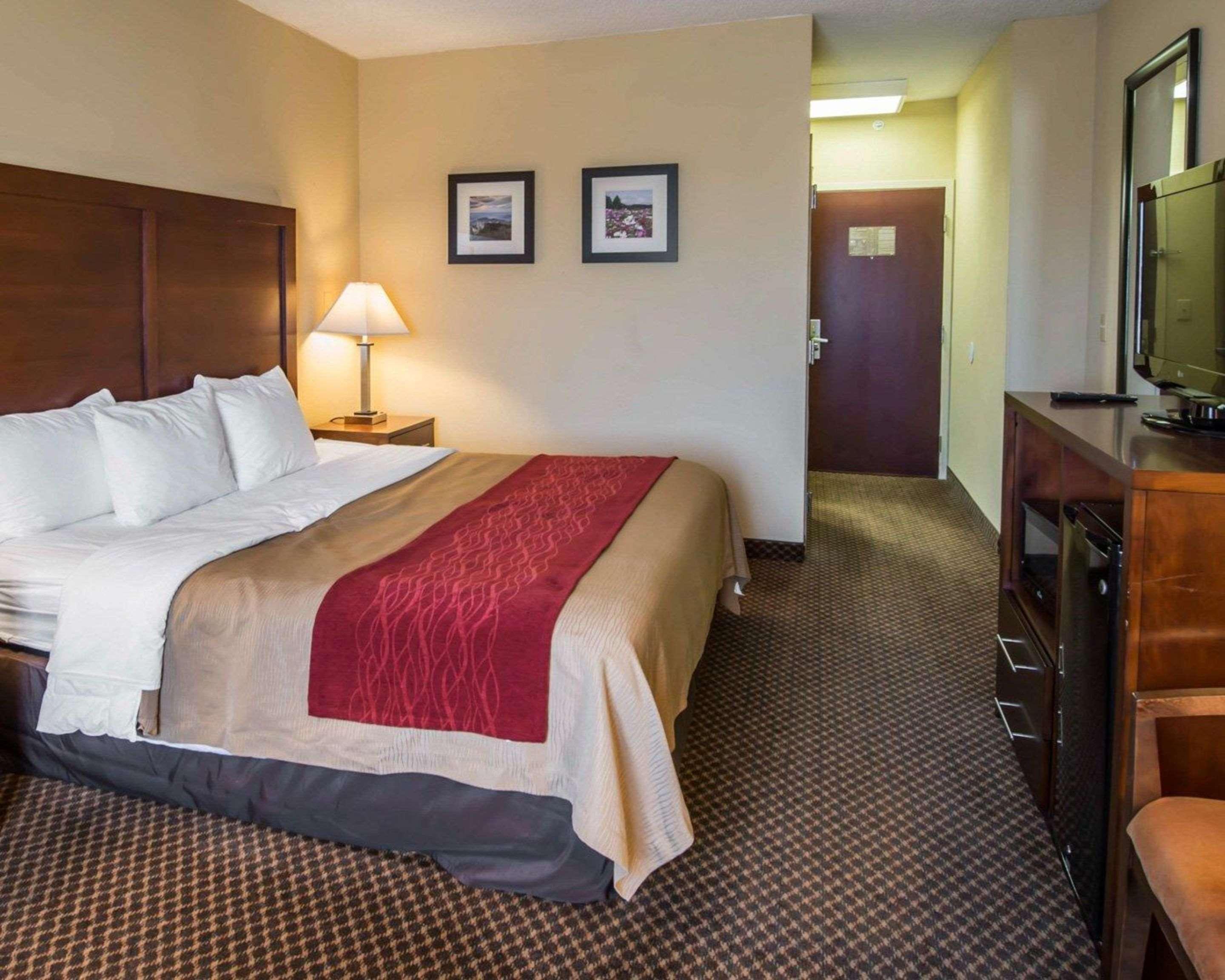 Comfort Inn & Suites Моргантън Екстериор снимка
