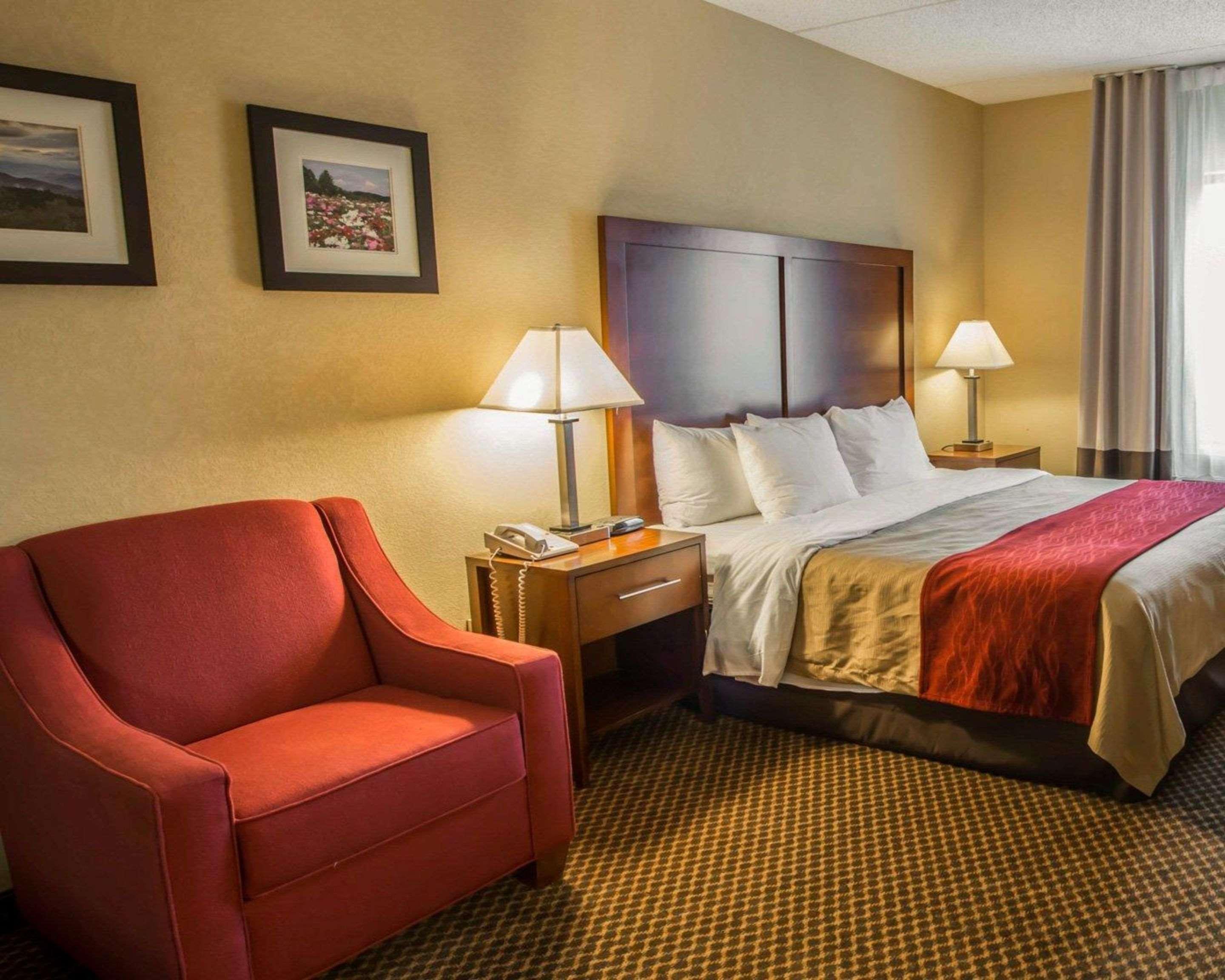 Comfort Inn & Suites Моргантън Екстериор снимка