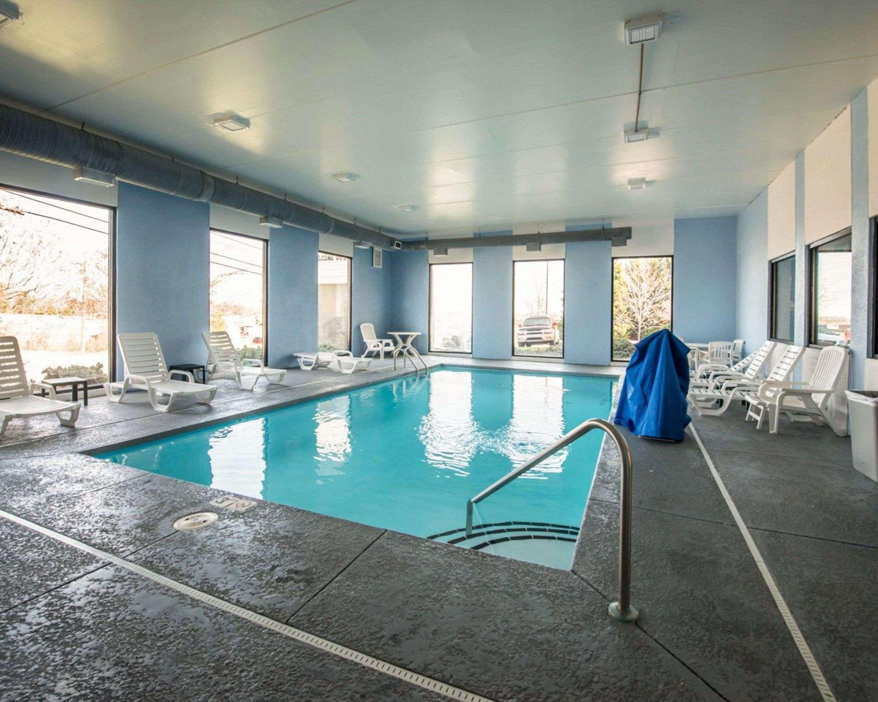 Comfort Inn & Suites Моргантън Екстериор снимка