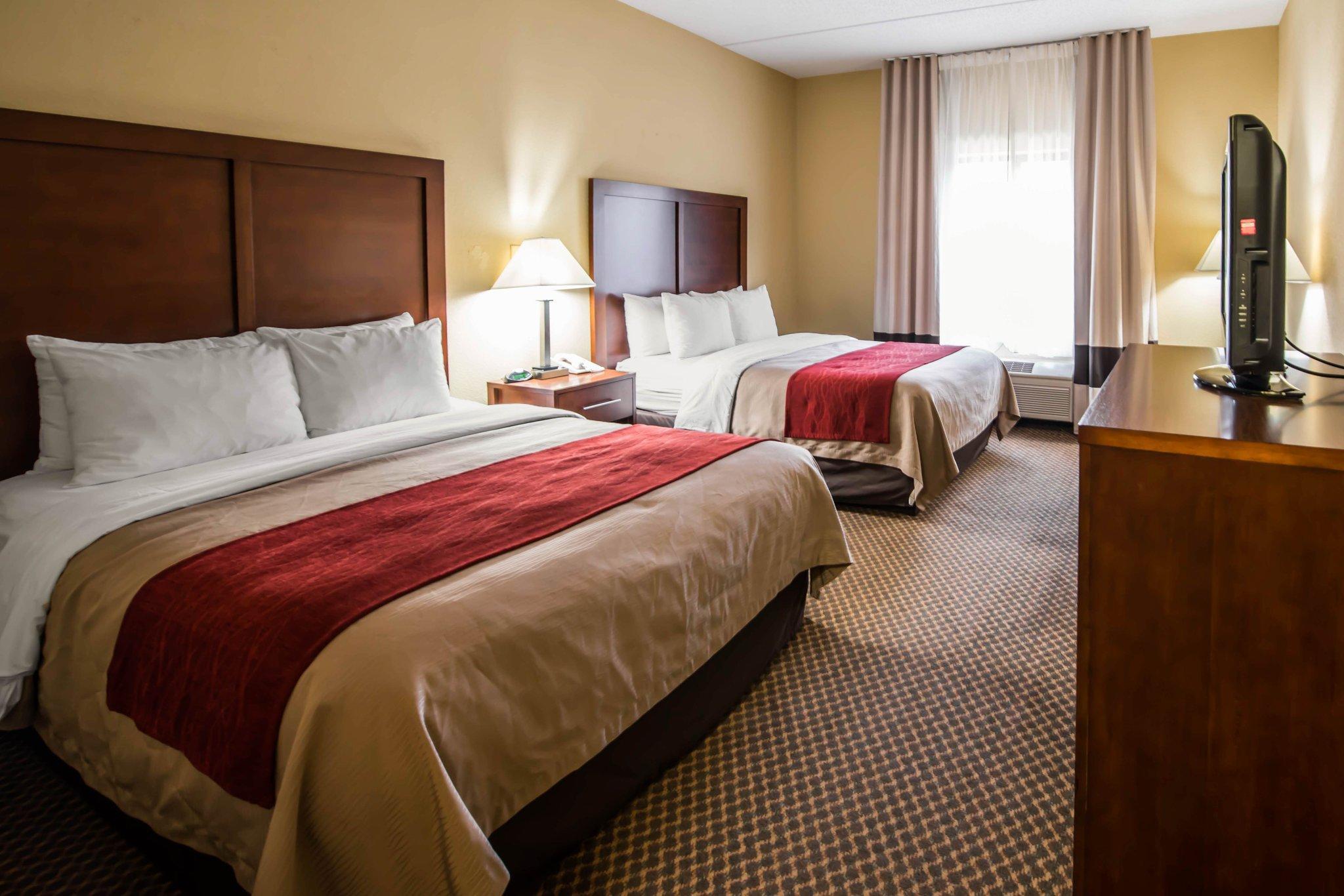 Comfort Inn & Suites Моргантън Екстериор снимка