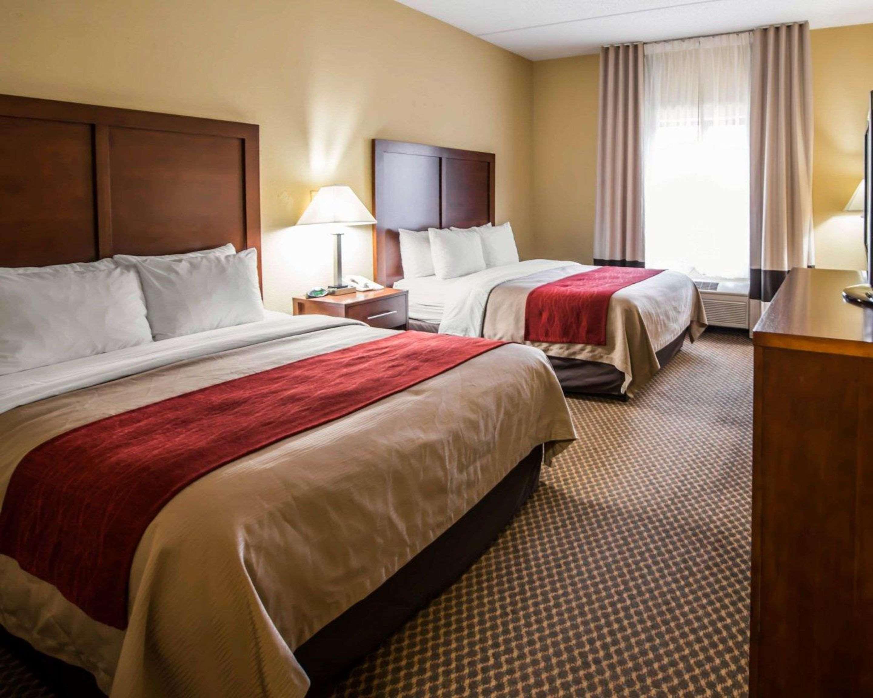 Comfort Inn & Suites Моргантън Екстериор снимка