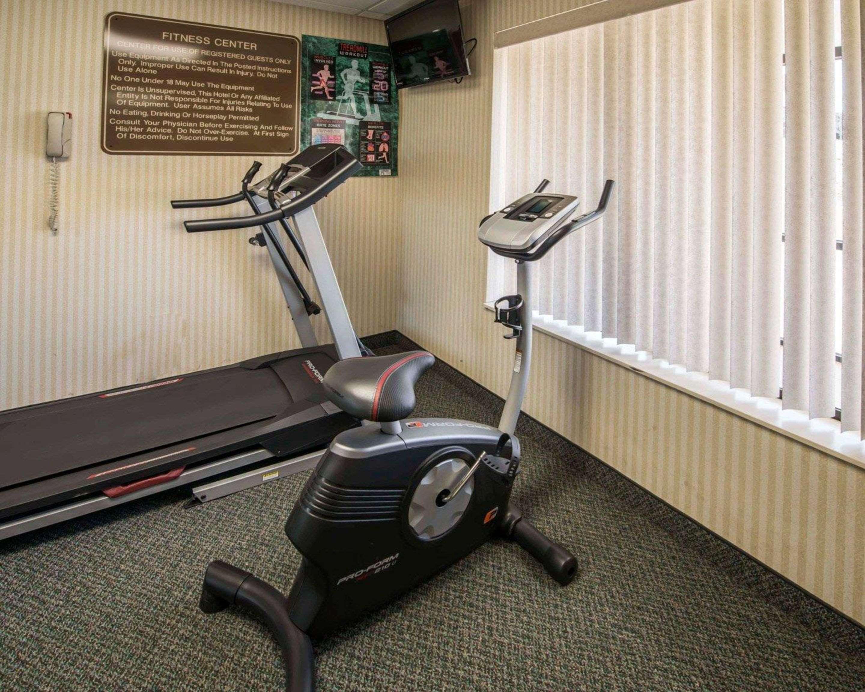 Comfort Inn & Suites Моргантън Екстериор снимка