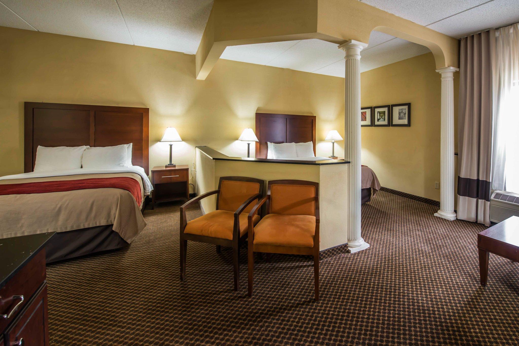 Comfort Inn & Suites Моргантън Екстериор снимка