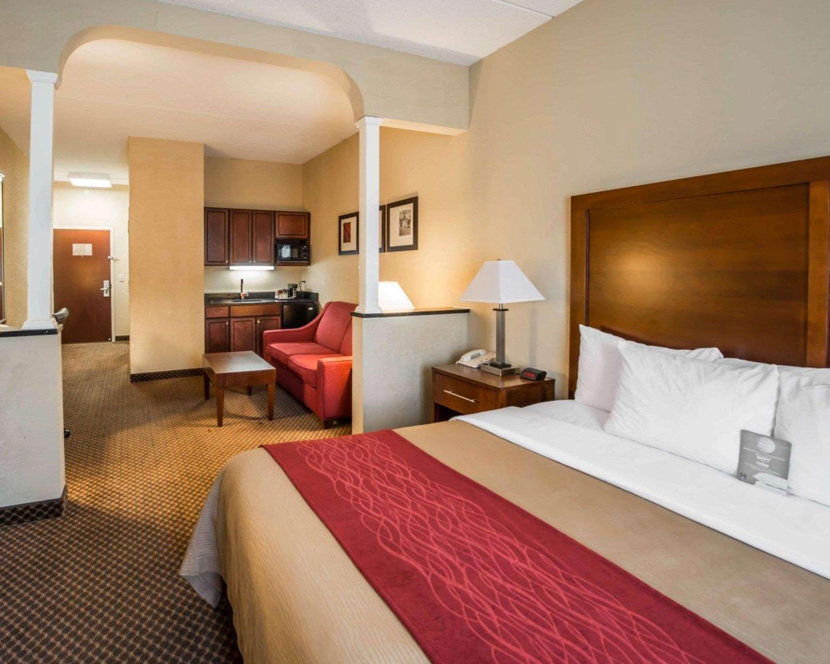 Comfort Inn & Suites Моргантън Екстериор снимка