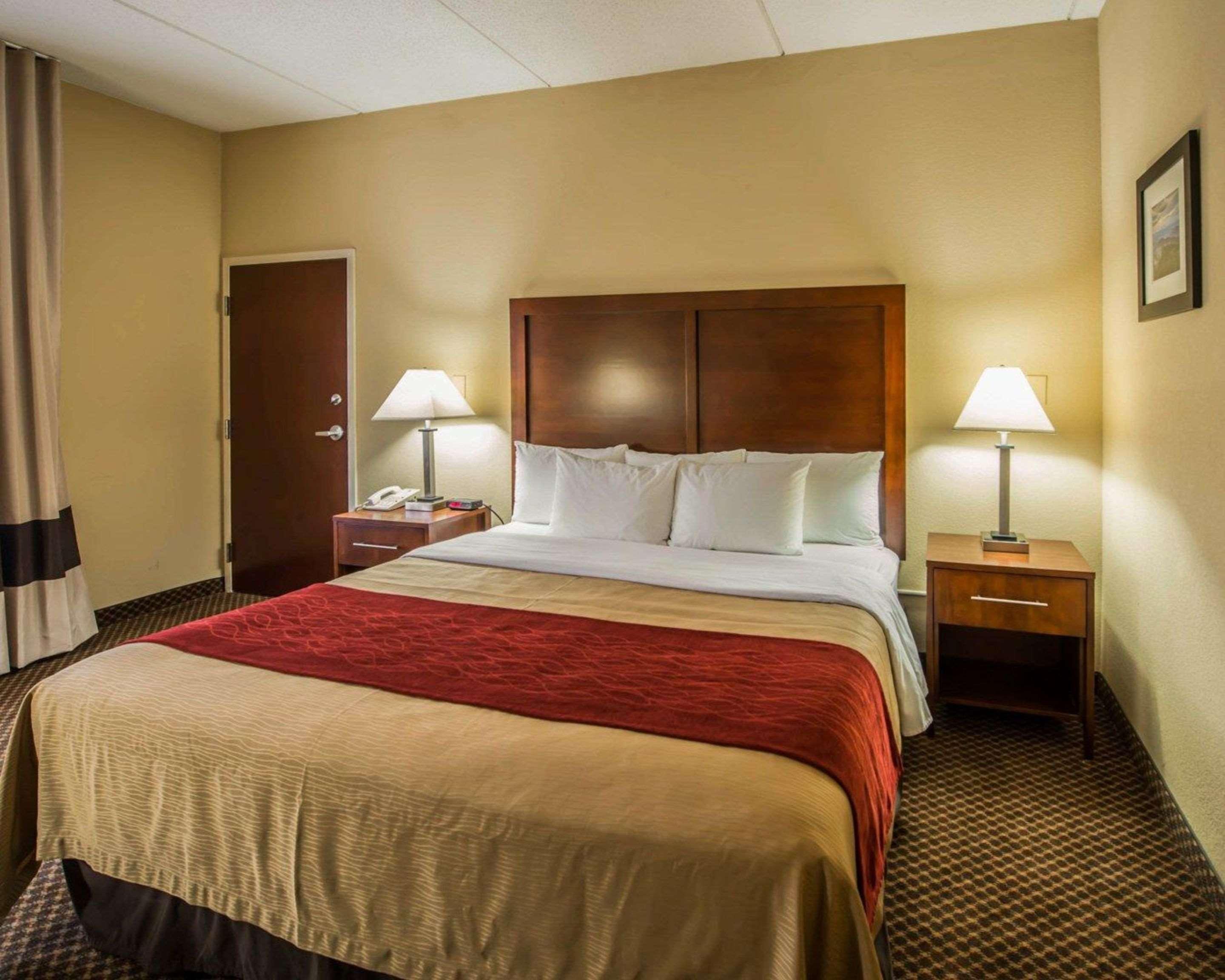 Comfort Inn & Suites Моргантън Екстериор снимка