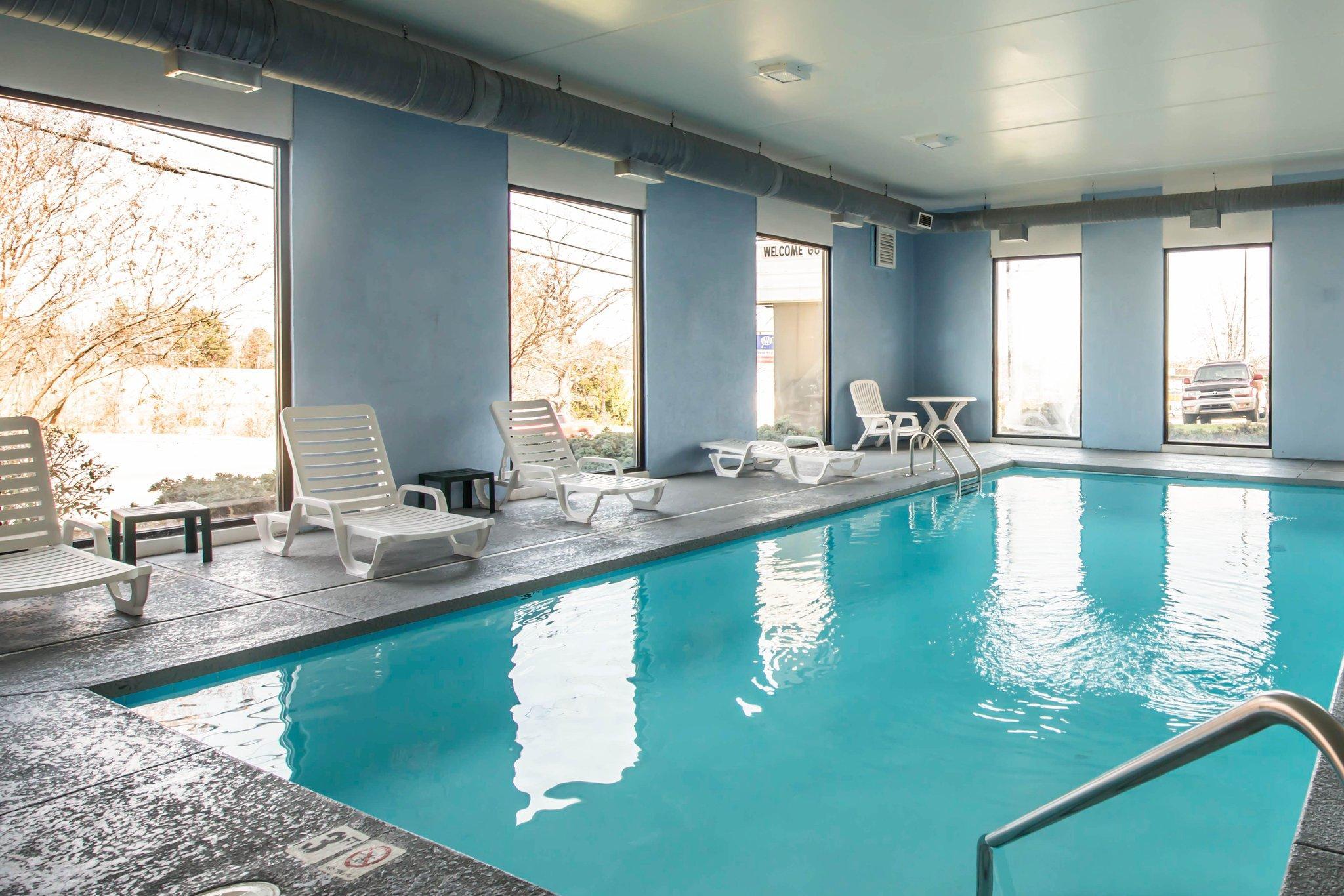 Comfort Inn & Suites Моргантън Екстериор снимка