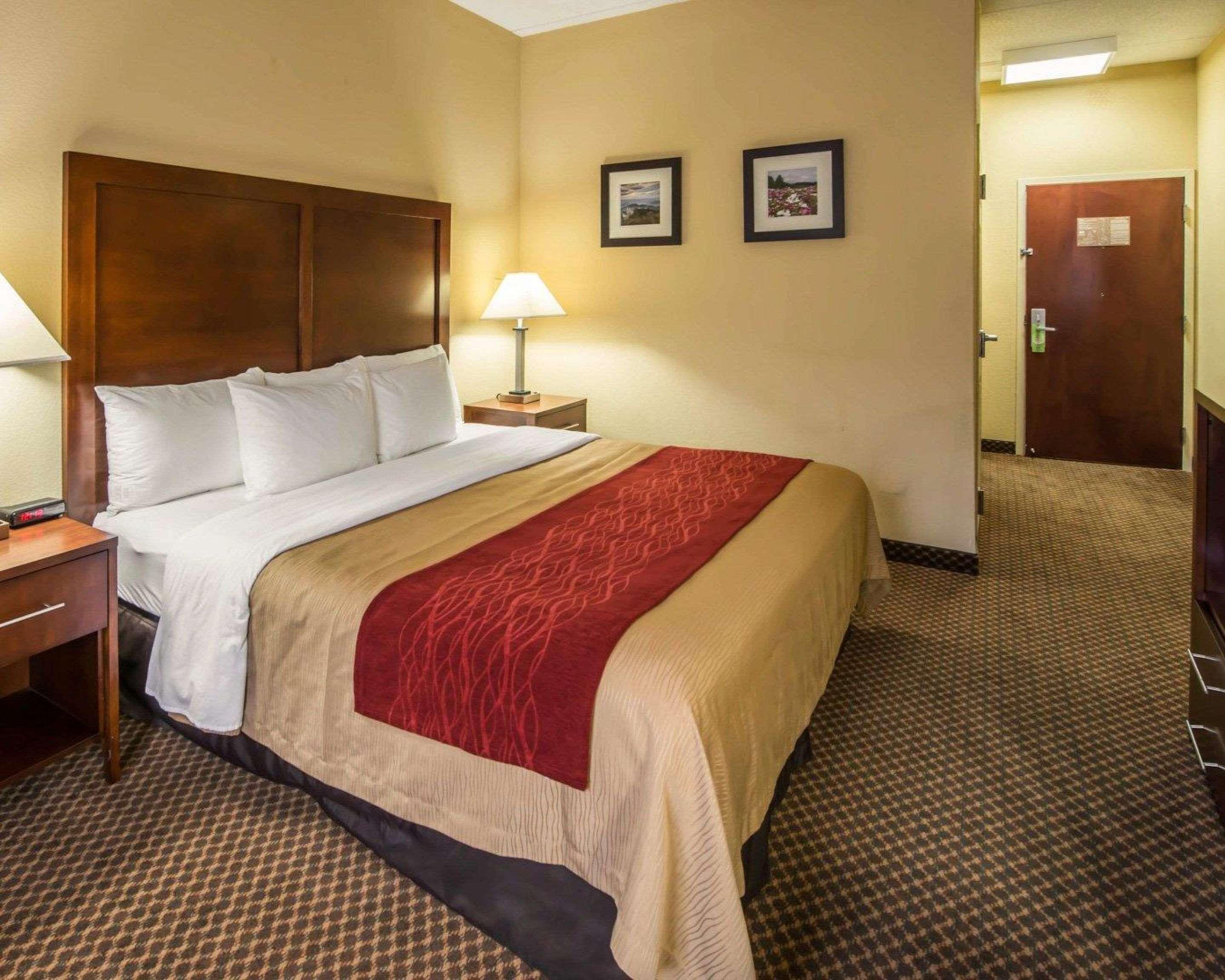 Comfort Inn & Suites Моргантън Екстериор снимка