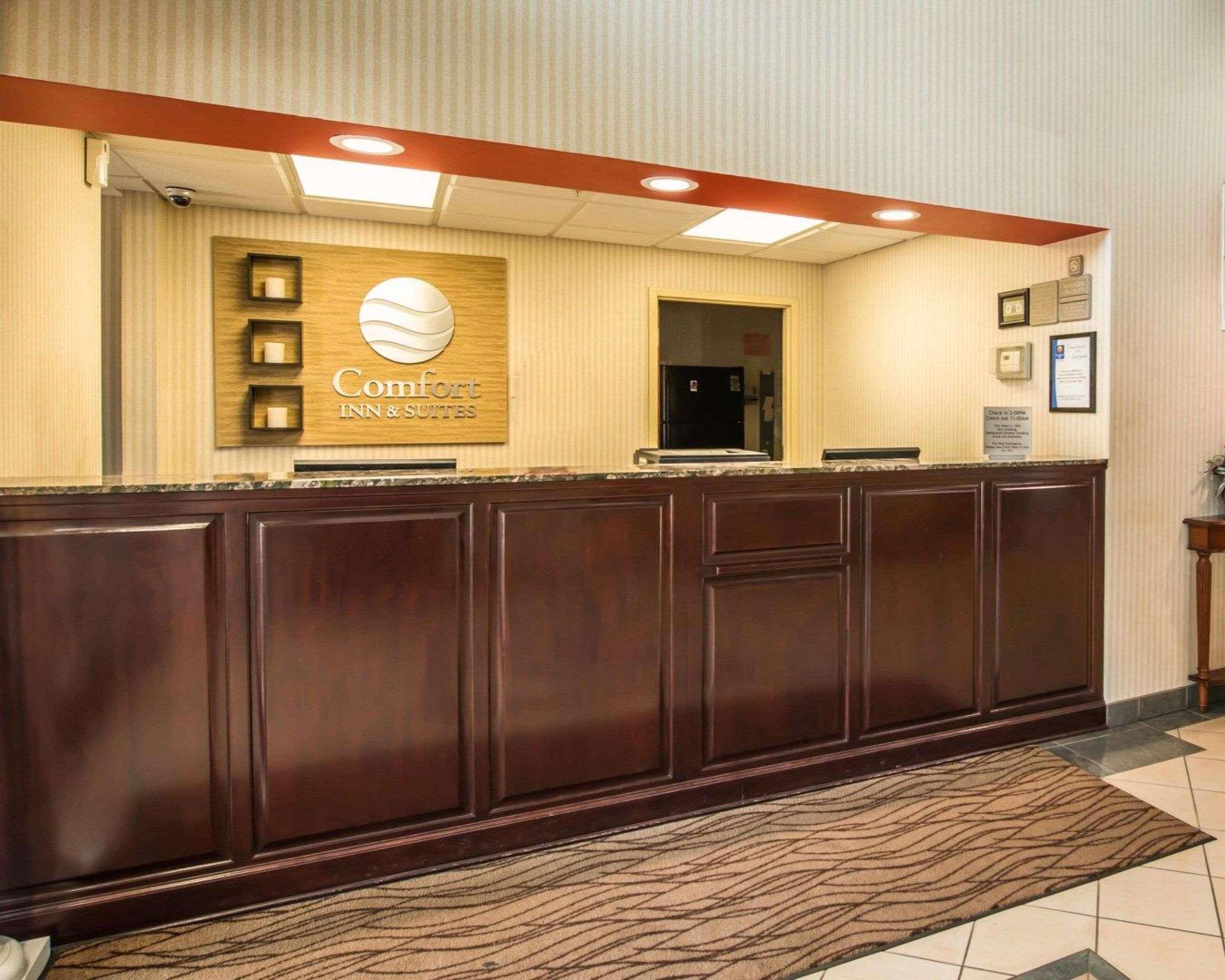 Comfort Inn & Suites Моргантън Екстериор снимка